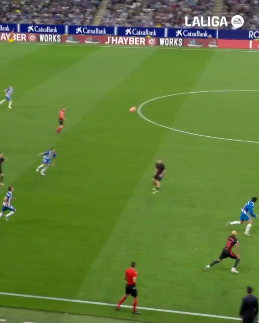 不服判罚！西班牙人官方晒亚马尔造卡夫雷拉直红过程：红牌？?